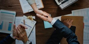 arbitraje comodin protocolo familiar